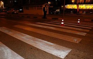 Yaya geçidinde otomobilin çarptığı kişi yaralandı