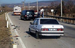 Kastamonu'da otomobil ile motosiklet çarpıştı:...