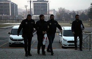 Sakarya'da yakalanan DEAŞ şüphelisi adliyede