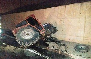 Samsun'da traktör ile kamyonet çarpıştı: 2 yaralı