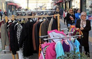 Sinop'ta sokak hayvanları yararına kermes