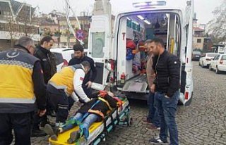 Düzce'de geri manevra yapan otomobilin çarptığı...