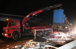 Düzce'de yolcu otobüsü ile kargo tırı çarpıştı:...