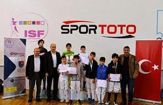 Eskrimde alt yaşlar Epe Açık Turnuvası Trabzon'da...