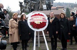 İlk kadın mitinginin 100. yılında 5 bin kadın...