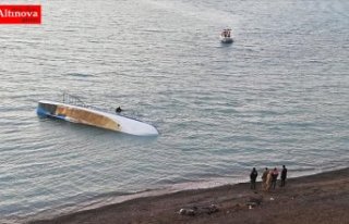 Van Gölü'nde düzensiz göçmenleri taşıyan...