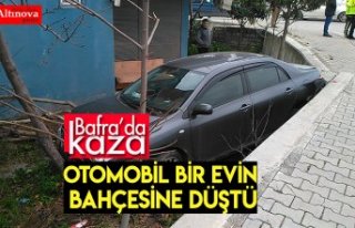 OTOMOBİL BİR EVİN BAHÇESİNE DÜŞTÜ: 2 YARALI