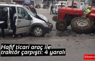 Hafif ticari araç ile traktör çarpıştı: 4 yaralı