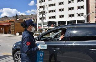 Gümüşhane'de ücretsiz maske dağıtıldı