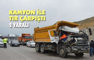 Kamyon ile tır çarpıştı: 2 yaralı