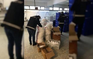 Ordu'da kaçak üretilen maske ve dezenfektana el...