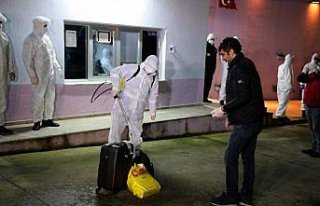 Ukrayna'dan getirilen biri bebek 142 Türk vatandaşı...