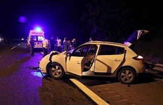 Anadolu Otoyolu'nda otomobil tıra çarptı: 1 kişi...