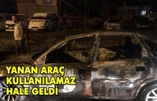 Seyir halindeyken alev alan araç kullanılamaz hale...