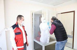 Trabzon'da gazetecilerin Kovid-19 testleri negatif...