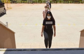 Kısmi sokağa çıkma kısıtlamasından yerli-yabancı...