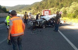 Bolu'da otomobille tır çarpıştı: 1 ölü, 2 yaralı
