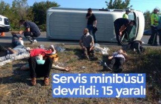 Servis minibüsü devrildi: 15 yaralı