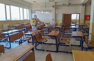 Canik Belediyesi KPSS öncesi okulları dezenfekte...