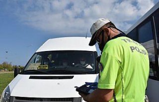 Samsun'da Kovid-19 tedbirleri kapsamında yolcu otobüsü...