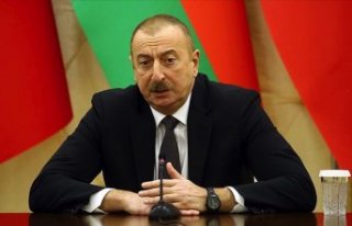 Ateşkes isteyenler Ermenistan'a silahlar gönderiyor