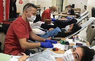 Düzce'de KYK yurdunda kalan öğrenciler kan bağışında...