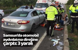 Samsun'da otomobil aydınlatma direğine çarptı:...