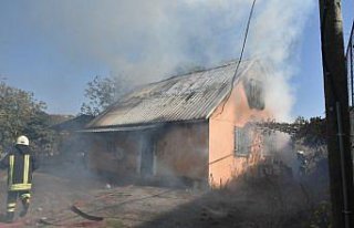 Samsun'da evde çıkan yangın okula sıçramadan...