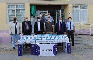 Tosya'da öğrencilere 100 tablet, 10 televizyon hediye...