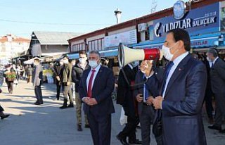 Bolu Valisi Ümit halk pazarında megafonla koronavirüs...