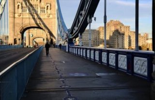 Kovid-19 türü nedeniyle İngiltere ile sınırları...