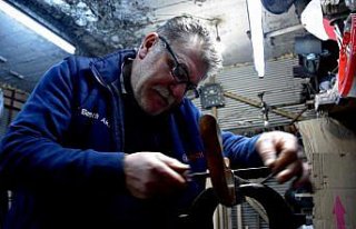 Teknolojiye direnen sıcak demir ustası mesleğini...