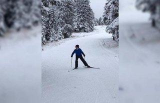 Asfaltta antrenman yapan kayakçılar kara kavuştu
