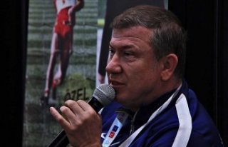 Tanju Çolak: Golcü olabilmen için tüm takım arkadaşlarının...