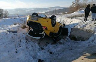 Amasya'da taksi şarampole devrildi: 1 ölü,...