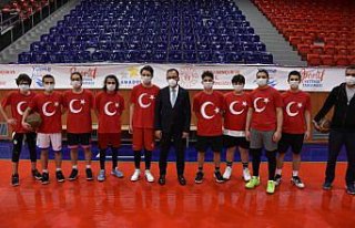 Bakan Kasapoğlu, Yeni Ordu Stadı'nda incelemelerde...