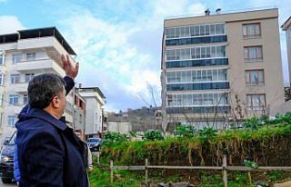 Başkan Şenlikoğlu, mahalleleri ziyaret ederek vatandaşlarla...