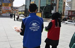 Çorum'da gönüllü gençler, Yeşilay Haftası etkinliğinde...