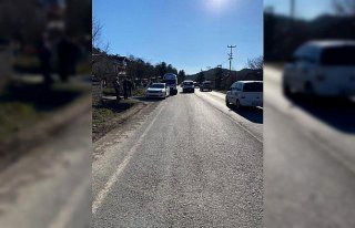 Mudurnu'da şarampole devrilen traktördeki 2 kişi...