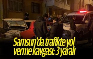 Samsun'da trafikte yol verme kavgası: 3 yaralı