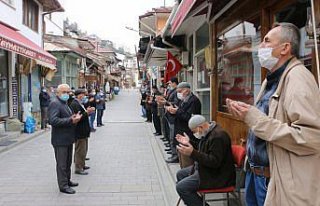 Bolu'da 7 asırdır her cuma yapılan esnaf duası...