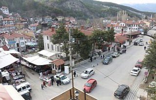 Mudurnu'da cumartesi günü kurulan halk pazarları...