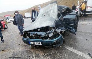 Tokat'ta 3 aracın karıştığı trafik kazasında...