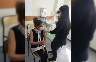 Alaplı'da Kovid-19 aşı uygulaması devam ediyor