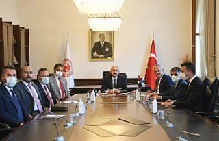 Karabük heyeti Bakan Karaismailoğlu'nu ziyaret etti