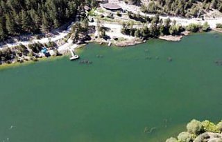 Karabük'teki Eflani Ortakçılar Göleti güzelliğiyle...