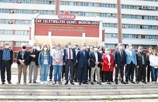 Rize'de bazı siyasi partiler, çay fiyatı ile ilgili...