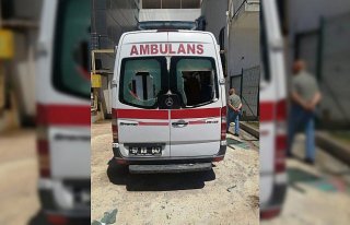 Sinop'ta baltayla ambulansa zarar veren kişi gözaltına...