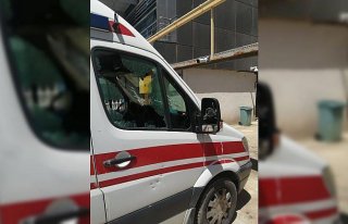 Sinop'ta baltayla ambulansa zarar veren kişi tutuklandı