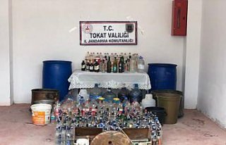 Tokat'ta 564 litre sahte içki ele geçirildi, bir...